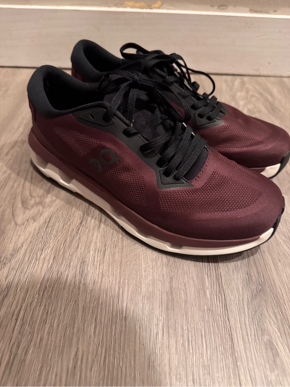 On Cloud Cloudzone Running Athletic Shoes Sneakers, mulberry Burgundy and Black